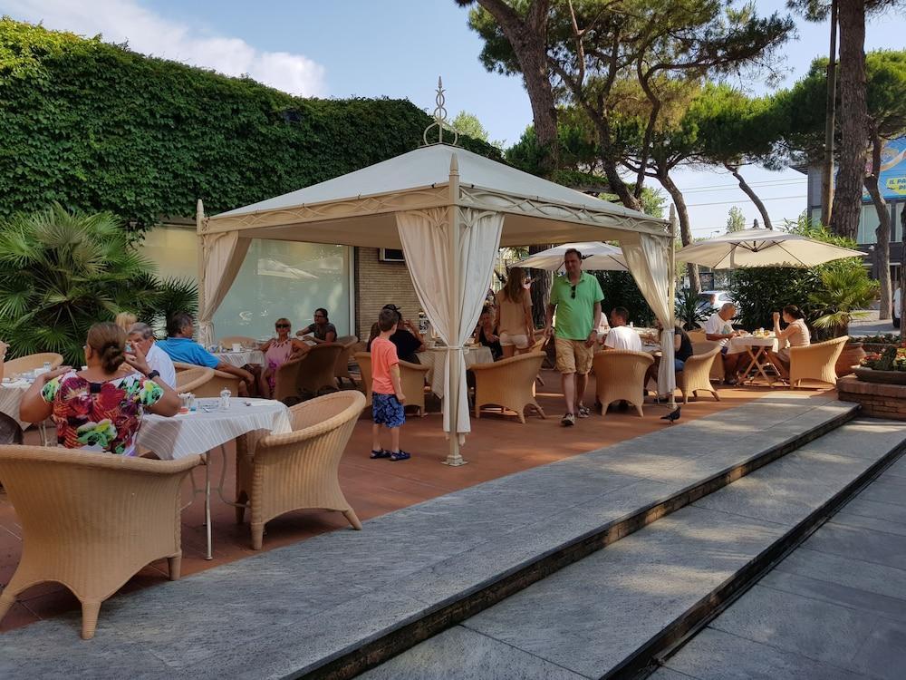 Villa Adriatica Ambienthotels Rimini Dış mekan fotoğraf